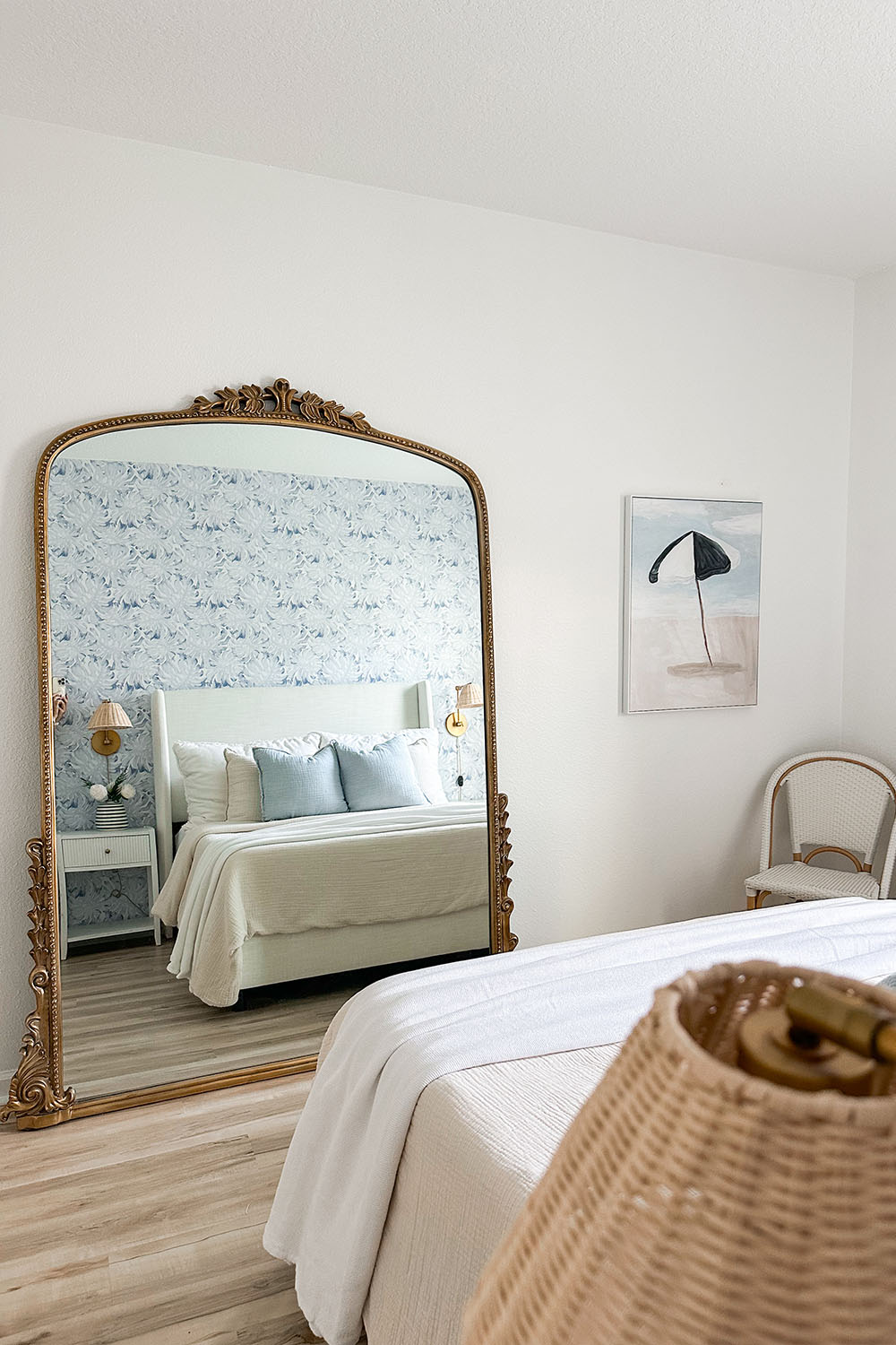 Kings Point Wallpaper Installer 6